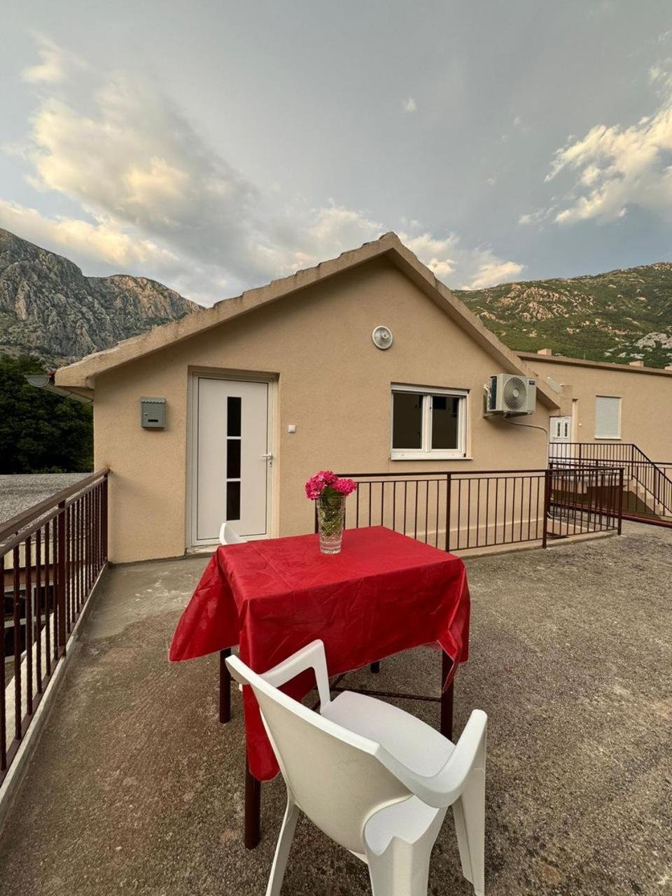 Apartmani Dada Kotor Exteriér fotografie